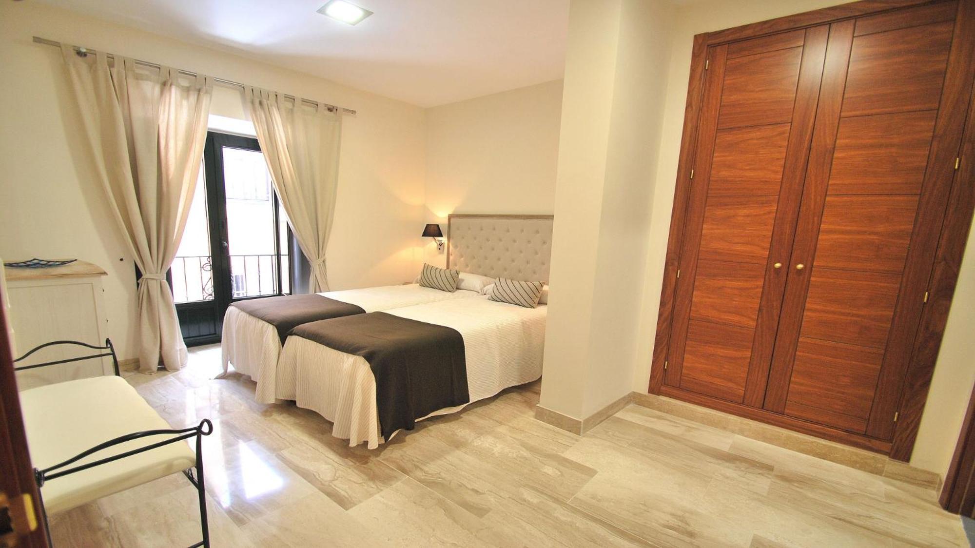 Apartamentos Living Sevilla Centro Maestranza מראה חיצוני תמונה
